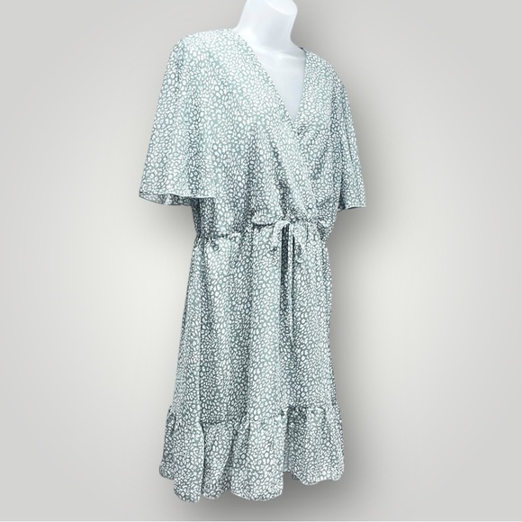 Kirundo Sage/White Midi V-Neck Dress - Picture 15 of 16